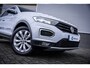Volkswagen T-Roc 1.5 TSI Sport | Airco (automatisch) | Lichtmetalen velgen 17" | Trekhaak