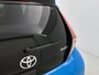 Toyota Aygo 1.0 VVT-i x-play Direct leverbaar! Handsegmentgas, bedrijfsrem en opklapbare pedalen