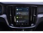 Volvo V60 2.0 B3 Core Verwarmbare Voorstoelen + Stuurwiel | Adaptieve Cruise Control | Parkeercamera Achter | Apple Carplay/Android Auto