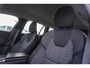 Volvo V60 2.0 B3 Core Verwarmbare Voorstoelen + Stuurwiel | Adaptieve Cruise Control | Parkeercamera Achter | Apple Carplay/Android Auto