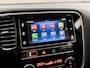 Mitsubishi Outlander 2.0 PHEV X-Line 203pk Automaat (CAMERA, DAB+, ALCANTARA/LEER, SPORTSTOELEN, STOELVERWARMING, BLUETOOTH, GETINT GLAS, XENON, NIEUWSTAAT)
