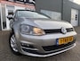Volkswagen Golf 1.2 TSI Highline 5 drs met parkeersensoren en automaat en met navigatie en bluetooth telefoon media