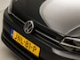 Volkswagen Polo 1.0 TSI Sportline Automaat (APPLE CARPLAY, GROOT NAVI, LM VELGEN, SPORTSTOELEN, PARKEERSENSOREN, ADAPTIVE CRUISE, NIEUWSTAAT)