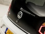 Volkswagen Up! 1.0 Sport (STOELVERWARMING, CLIMATE, CAMERA, CRUISE, ZWART HEMEL, SPORTSTOELEN, LM VELGEN, PARKEERSENSOREN, MULTIFUNCTIONEEL STUURWIEL, NIEUWSTAAT)