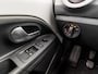 Volkswagen Up! 1.0 Sport (STOELVERWARMING, CLIMATE, CAMERA, CRUISE, ZWART HEMEL, SPORTSTOELEN, LM VELGEN, PARKEERSENSOREN, MULTIFUNCTIONEEL STUURWIEL, NIEUWSTAAT)