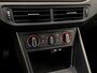 Volkswagen Polo 1.0 TSI Sportline Automaat (GROOT NAVI, ADAPTIVE CRUISE, PARKEERSENSOREN, SPORTSTOELEN, LM VELGEN, ARMSTEUN, NIEUWSTAAT)