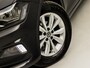 Volkswagen Polo 1.0 TSI Sportline Automaat (GROOT NAVI, ADAPTIVE CRUISE, PARKEERSENSOREN, SPORTSTOELEN, LM VELGEN, ARMSTEUN, NIEUWSTAAT)