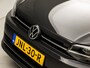 Volkswagen Polo 1.0 TSI Sportline Automaat (GROOT NAVI, ADAPTIVE CRUISE, PARKEERSENSOREN, SPORTSTOELEN, LM VELGEN, ARMSTEUN, NIEUWSTAAT)