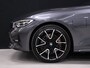 BMW 3-Serie 330e eDrive Sport [TREKHAAK, CRUISE CONTROL, APPLE CARPLAY, ANDROID AUTO, ACHTERUITRIJCAMERA, PDC V+A, STOELVERWARMING, AUTOMATISCHE AIRCO, BMW LED, NIEUWSTAAT]