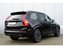 Volvo XC90 T8 AWD Ultra Dark | Verwarmde, Geventileerde en Masserende Voorstoelen | Luchtvering | Panoramisch Schuif-/Kanteldak | Semi-Elektrische Trekhaak | 360º Camera | 4-Zone Climate Control | Gelamineerd en Getint Glas Achter| Bowers & Wilkins |
