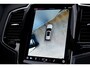Volvo XC90 T8 AWD Ultra Dark | Verwarmde, Geventileerde en Masserende Voorstoelen | Luchtvering | Panoramisch Schuif-/Kanteldak | Semi-Elektrische Trekhaak | 360º Camera | 4-Zone Climate Control | Gelamineerd en Getint Glas Achter| Bowers & Wilkins |