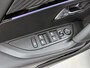 Peugeot e-2008 EV GT 54 kWh | 400km Actieradius | Panoramisch schuifdak | Elektrisch Verstelbare Stoel | Stoelverwarming | Camera |