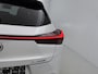 Lexus UX 250h Preference Line | Keyless Entry | Stoel en Stuurverwarming | Dodehoek Sensor |