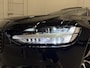 Volvo V90 T6 AWD R-Design BLACK PANO/TREKHAAK/H&K/MEMORY/LEER-ALCANTARA/KEYLESS/ACC/PILOT-ASSIST/19"/DONKERE-HEMEL/PRIVACY/SFEER/LED/RECENT GROTE OH BEURT GEHAD BIJ VOLVO