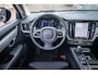 Volvo V90 2.0 T8 Plug-in hybrid AWD Ultra Dark | 360 Graden camera | Trekhaak | Schuif-/kanteldak | Adaptieve Cruise Control | Adaptieve LED koplampen | Head-up Display