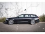 Volvo V90 2.0 T8 Plug-in hybrid AWD Ultra Dark | 360 Graden camera | Trekhaak | Schuif-/kanteldak | Adaptieve Cruise Control | Adaptieve LED koplampen | Head-up Display