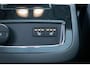 Volvo V90 2.0 T8 Plug-in hybrid AWD Ultra Dark | 360 Graden camera | Trekhaak | Schuif-/kanteldak | Adaptieve Cruise Control | Adaptieve LED koplampen | Head-up Display