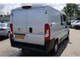 Peugeot Boxer 330 2.0 BlueHDI L2H1 Premium DC Navigatie, Camera, Trekhaak, Cruise control, 6 Persoons, Airco