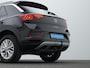 Volkswagen T-Roc 1.5 TSI 150 pk DSG Life | Trekhaak | Stoelverwarming | Carplay | Parkeersensoren voor/achter | Adaptive Cruise