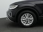 Volkswagen T-Roc 1.5 TSI 150 pk DSG Life | Trekhaak | Stoelverwarming | Carplay | Parkeersensoren voor/achter | Adaptive Cruise