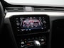 Volkswagen Passat Variant 1.5 TSI 150 pk DSG Elegance | Trekhaak | Head-up display | Leder/alcantara | Achteruitrijcamera