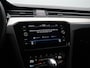 Volkswagen Passat Variant 1.5 TSI 150 pk DSG Elegance | Trekhaak | Head-up display | Leder/alcantara | Achteruitrijcamera
