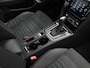 Volkswagen Passat Variant 1.5 TSI 150 pk DSG Elegance | Trekhaak | Head-up display | Leder/alcantara | Achteruitrijcamera