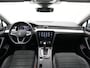 Volkswagen Passat Variant 1.5 TSI 150 pk DSG Elegance | Trekhaak | Head-up display | Leder/alcantara | Achteruitrijcamera