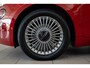 Fiat 500e Urban 42 kWh | Camera | Stoel en Stuurverwarming | Apple Carplay & Android Auto | Parkeersensoren | Climate Controle |