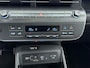 Hyundai Kona Electric Premium 65.4 kWh | Leer | Trekhaak | Stoel + stuurverwarming | Memory | 360 Camera |