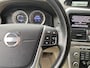 Volvo XC60 2.0T Momentum / NL auto / Automaat / Cruise / Stoelverwarming / Vol-leder / Climate Control / Parkeersensoren Voor&Achter / Elektrische achterklep /