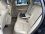 Volvo XC60 2.0T Momentum / NL auto / Automaat / Cruise / Stoelverwarming / Vol-leder / Climate Control / Parkeersensoren Voor&Achter / Elektrische achterklep /