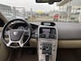 Volvo XC60 2.0T Momentum / NL auto / Automaat / Cruise / Stoelverwarming / Vol-leder / Climate Control / Parkeersensoren Voor&Achter / Elektrische achterklep /