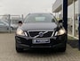 Volvo XC60 2.0T Momentum / NL auto / Automaat / Cruise / Stoelverwarming / Vol-leder / Climate Control / Parkeersensoren Voor&Achter / Elektrische achterklep /