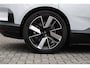 Polestar 4 Long Range Single motor 100 kWh Panaramisch dak, Pilot Assist, 360° 3D Camera, Harman Kardon Premium Sound,​Head-up display, 21"Sport 4 V-Spoke Velgen, Pixel LED-koplampen met adaptief groot licht, Touchscreen achterin, 12-voudig verstelbare stoelen, Elektrisch verstelbare achter stoelen, Verwarmd stuurwiel en verwarmbare achter stoelen,  Klimaatregeling met 3 zones, Intelligente luchtreiniging,  22 kW AC-laden