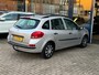 Renault Clio Estate 1.2-16V Expression! NL AUTO NAP! Airco l Trekhaak l Elek pakket l Centraal! Goed OH l veel auto voor weinig!