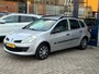Renault Clio Estate 1.2-16V Expression! NL AUTO NAP! Airco l Trekhaak l Elek pakket l Centraal! Goed OH l veel auto voor weinig!
