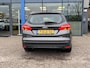 Ford Focus 1.0 Titanium 125PK NIEUWE DISTRIBUTIERIEM!! Voorruitverwarming Climate Cruise Parkeersensoren Navi 17" Velgen *Dealer Onderhouden*