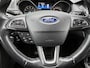 Ford Focus 1.0 Titanium 125PK NIEUWE DISTRIBUTIERIEM!! Voorruitverwarming Climate Cruise Parkeersensoren Navi 17" Velgen *Dealer Onderhouden*
