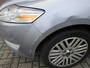 Ford Mondeo 2.0-16V Ghia (loopt niet goed)