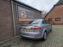 Ford Mondeo 2.0-16V Ghia (loopt niet goed)