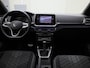 Volkswagen T-Cross 1.5TSI/150PK R-Line DSG · Navigatie ·  Camera · Apple/Android Car Play · Stoelverwarming · Garantie t/m 26-02-2027