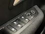 Peugeot 208 Style | Dashboard en deurpanelen in kunststof met carboneffect | Ecoled koplampen | Elektrisch verstelbare en verwarmbare buitenspiegels