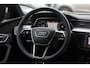 Audi Q8 Sportback e-tron 55 quattro S Edition Competition 115 kWh / SoH 94.8 % / Trekhaak / Panoramadak / Camera / Sfeerverlichting / 21'' / Keyless / Luchtvering / Stuurverwarming / DAB / ACC