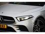 Mercedes-Benz A-klasse 180 Automaat! AMG BJ2020 Lmv 18" | Led V+A | Pdc | Navi | Achteruitrijcamera | Dashboard verlichting | Virtual cockpit | Climate control | Cruise control | Sportstoelen | Verwarmde voorstoelen | Zwarte hemel | Extra getint glas