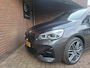 BMW 2-Serie Active Tourer 220i High Executive M-Sport / Shadow Line / Harman & Kardon / Navigatie / Led Verlichting / Stoelverwarm