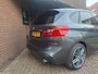 BMW 2-Serie Active Tourer 220i High Executive M-Sport / Shadow Line / Harman & Kardon / Navigatie / Led Verlichting / Stoelverwarm