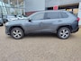 Toyota RAV4 2.5 PLUG-IN HYBRID STYLE TREKHAAK 1500KG TREKGEW STOEL/STUURVERW ACHTERBANKVERW KEYLESS CAMERA PARK-SENSOREN EL-ACHTERKLEP APPLE/ANDROID CLIMA AD-CRUISE