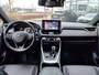 Toyota RAV4 2.5 PLUG-IN HYBRID STYLE TREKHAAK 1500KG TREKGEW STOEL/STUURVERW ACHTERBANKVERW KEYLESS CAMERA PARK-SENSOREN EL-ACHTERKLEP APPLE/ANDROID CLIMA AD-CRUISE