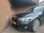 BMW 1-Serie 118i Edition M Sport Shadow Line Panoramadak / Apple Carplay / Stoelverwarming / Cruise Controle /